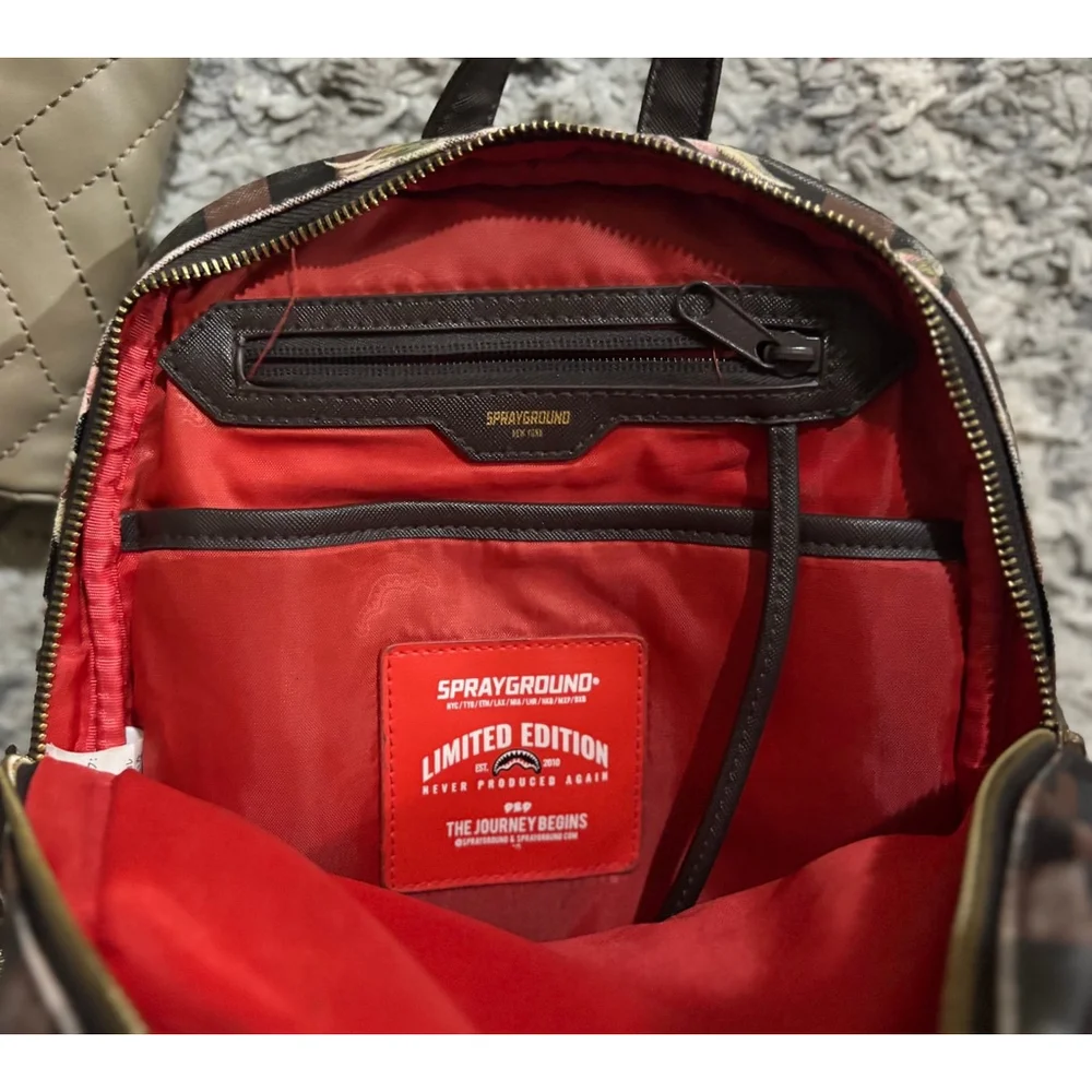 Sprayground Sharkflower Savage backpack - Picture 3 of 5